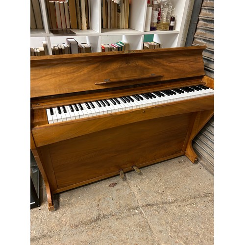 516 - MID CENTURY WALNUT VENEERED UPRIGHT PIANO