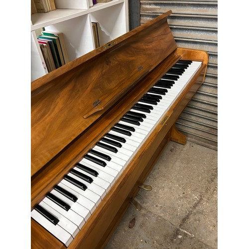 516 - MID CENTURY WALNUT VENEERED UPRIGHT PIANO