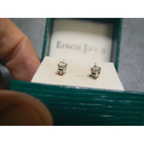 20 - A PAIR OF 18CT GOLD AND DIAMOND STUD EARRINGS BOXED WEIGHT .8GR