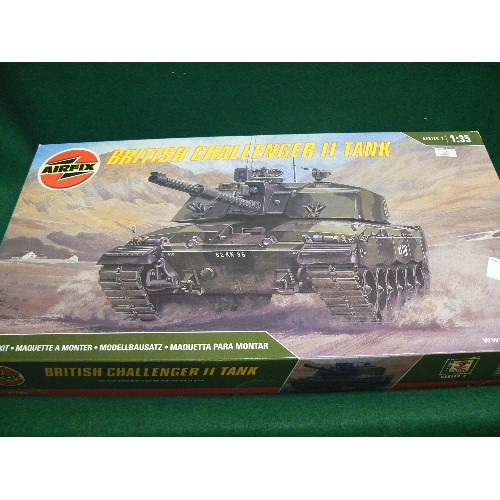 87 - AN AIRFIX MODEL KIT OF A BRITISH CHALLENGER II TANK 1:35 SCALE IN ORIGINAL BOX, APPEARS NEW AND COMP... 