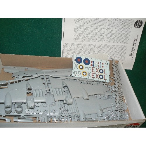 93 - AN AIRFIX MODEL KIT OF A SHORT STIRLING BI/III 1:72 SCALE IN ORIGINAL BOX, APPEARS COMPLETE.