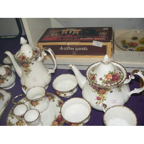 108 - A VERY LARGE QUANTITY OF ROYAL ALBERT OLD COUNTRY ROSES CHINA TO INCLUDE TEAPOT, COFFEE POT,  TEACUP... 