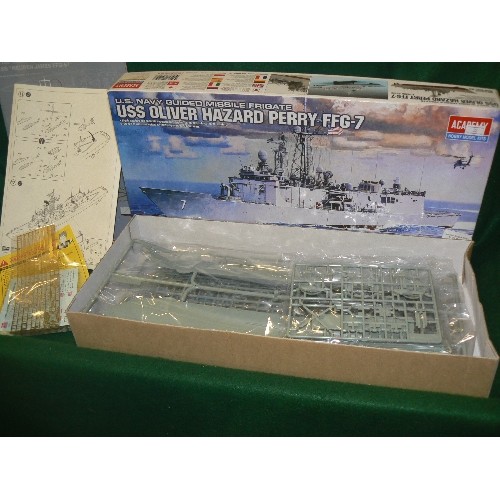 118 - A MODEL KIT BY ACADEMY OF A U.S. NAVY GUIDED MISSILE FRIGATE USS OLIVER HAZARD PERRY FFG-7 1/350 SCA... 