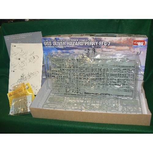 118 - A MODEL KIT BY ACADEMY OF A U.S. NAVY GUIDED MISSILE FRIGATE USS OLIVER HAZARD PERRY FFG-7 1/350 SCA... 