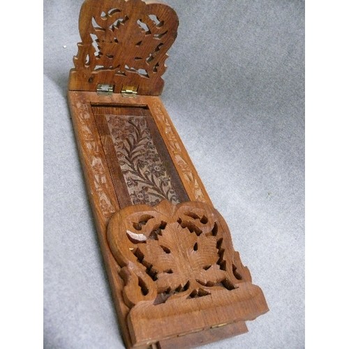 68 - DECORATIVE CARVED HARDWOOD EXTENDING BOOKENDS