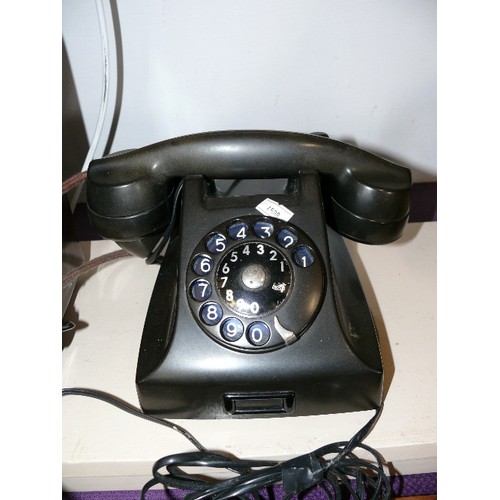 75 - A VINTAGE BAKELITE HOUSE PHONE (HAS BEEN REWIRED)