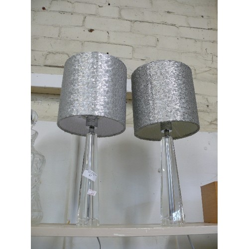 87 - A PAIR OF LOVELY TABLE LAMPS WITH FACETED GLASS BASES AND SILVER SEQUIN SHADES