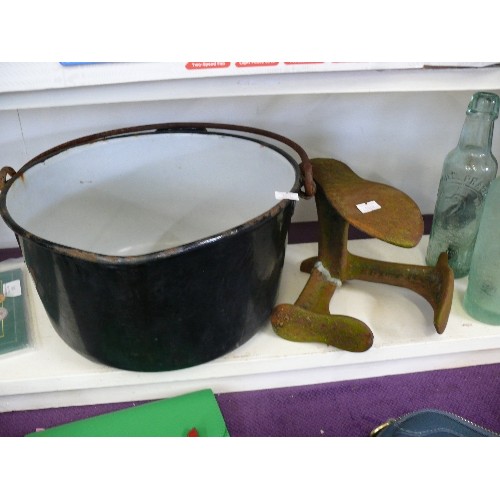 102 - A CAST IRON SHOE LAST, ENAMEL JAM PAN AND A COLLECTION OF VINTAGE GLASS BOTTLES MAINLY FROM OUNDLE A... 