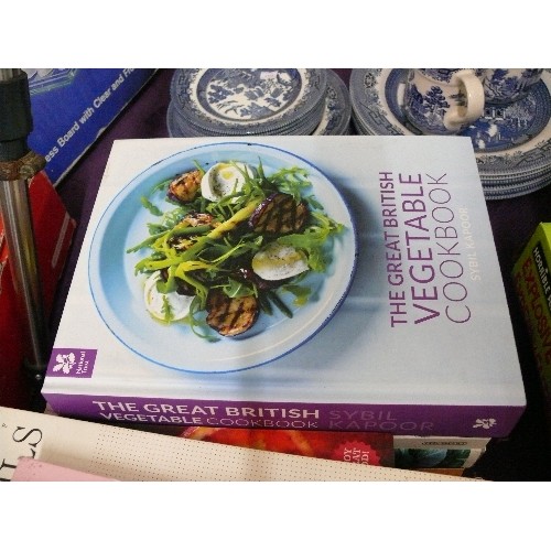 128 - A COLLECTION OF VARIOUS GOOD QUALITY COOKERY BOOKS TO INCLUDE FIVE JAMIE OLIVER