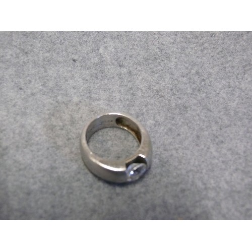 40 - SILVER 925 SOLITAIRE RING, SIZE P/Q. WEIGHT 1.95g