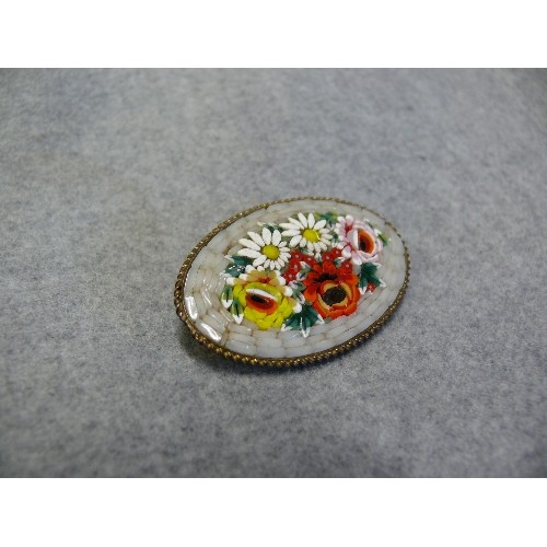 44 - ITALIAN MICRO MOSAIC BROOCH, MADE OF TINY PIECES OF GLASS TILES, MAKING UP ROSES AND DAISIES, TYPICA... 