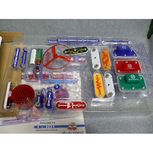 99 - AN ELECTRONIC JUNIOR PLUS FOR BUILDING OVER 100 ELECTRONIC PROJECTS WITH ORIGINAL BOX AND INSTRUCTIO... 