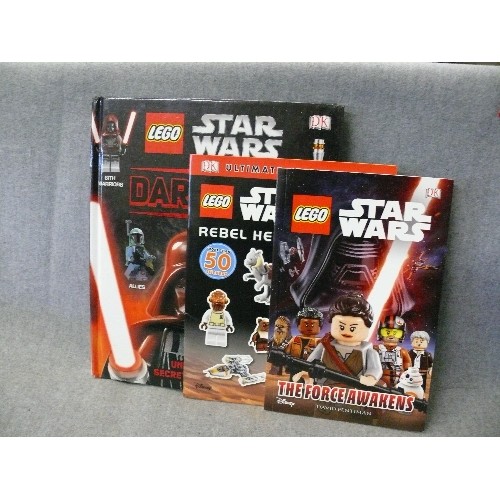 113 - A LARGE SELECTION OF VARIOUS STAR WARS BOOKS AND A SET OF COLLECTORS CARDS