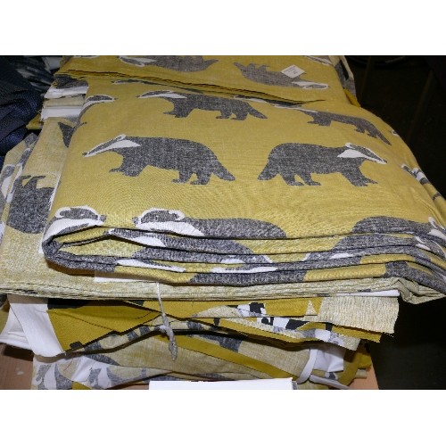 262 - A LARGE QUANTITY OF OFFCUTS OF MATERIAL WITH BADGER PATTERN