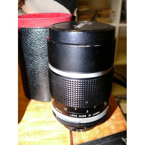 165 - A CENTON MC MIRROR LENS 500mm AND A PANAGOR AUTO TELE 135mm LENS IN CASE AND A VIVITAR ZOOM THRYSTOR... 