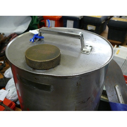 194 - STAINLESS STEEL CONTAINER 12