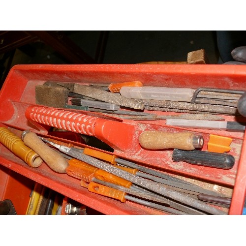 228 - A TOOLBOX OF VARIOUS SIZED FILES, QUANTITY OF STANLEY KNIVES AND A WHEEL BRACE