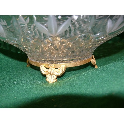 141A - A LOVELY HAND CUT IRISH CRYSTAL BOWL WITH 24ct GOLD LEAF STAND BY KILLARNEY CRYSTAL