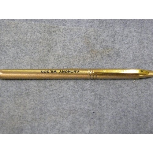 12 - A PARKER PEN IN BLACK AND A A GOLD PLATED CHROMATIC, MADE IN USA.