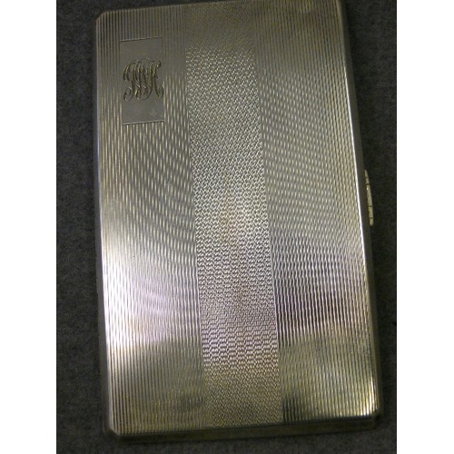 20 - A STRATTON COMPACT AND A HEAVY CIGARETTE CASE