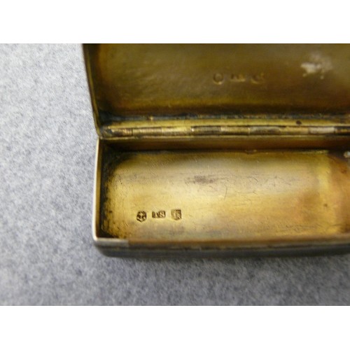 25 - A SOLID SILVER SNUFF BOX  BIRMINGHAM 1833 BY T.S.