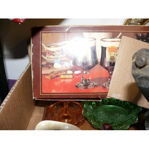 139 - A LARGEBOX OF MIXED COLLECTABLES AND DECORATIVE ITEMS INCLUDING VINTAGE TOOLS, TOYS, ORNAMENTS ETC.