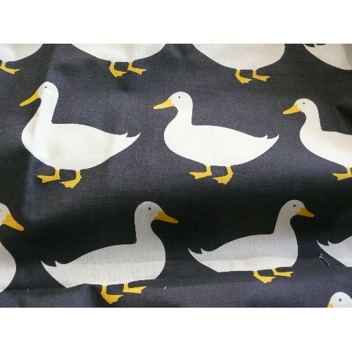 257 - A LARGE QUANTITY OF MATERIAL OFFCUTS WITH A GOOSE PATTERN