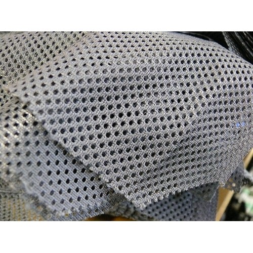 265A - A QUANTITY OF VARIOUS SIZED MESH MATERIAL OFFCUTS