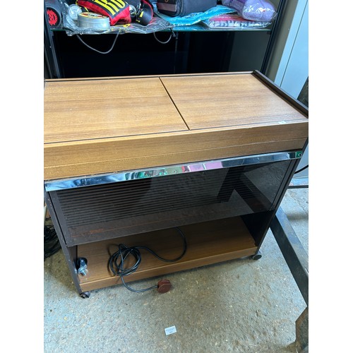 481 - HOSTESS TROLLY IN GOOD CONDITION WITH ALL DISHES AND LIDS