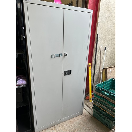 483 - BISLEY METAL 2 DOOR CUPBOARD, APPROX 6FT, 3 INTERNAL SHELVES