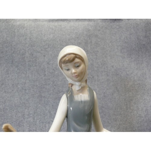 4 - LLADRO Shepherdess Girl Sitting w/Dove Bird Figurine #4660  Vintage Retired Figurine