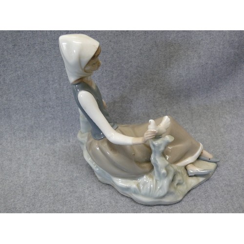 4 - LLADRO Shepherdess Girl Sitting w/Dove Bird Figurine #4660  Vintage Retired Figurine