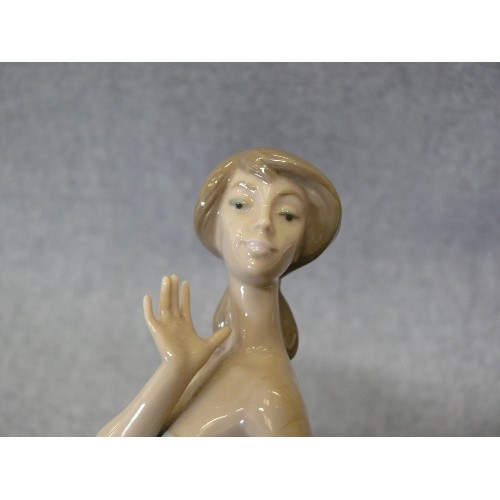 1 - Lladro No 5599 Coquette Figurine Retired Figurine