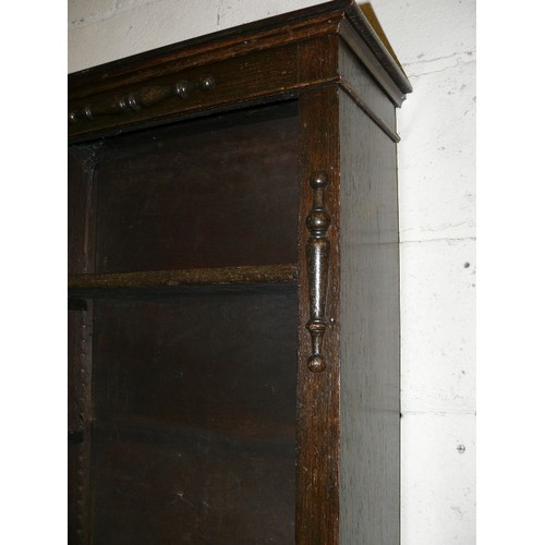 488 - SMALL VINTAGE OAK BOOKCASE WITH ADJUSTABLE SHELVES