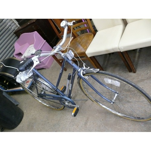 157D - LADIES 'DAWES' BIKE, IN EXCELLENT CONDITION.