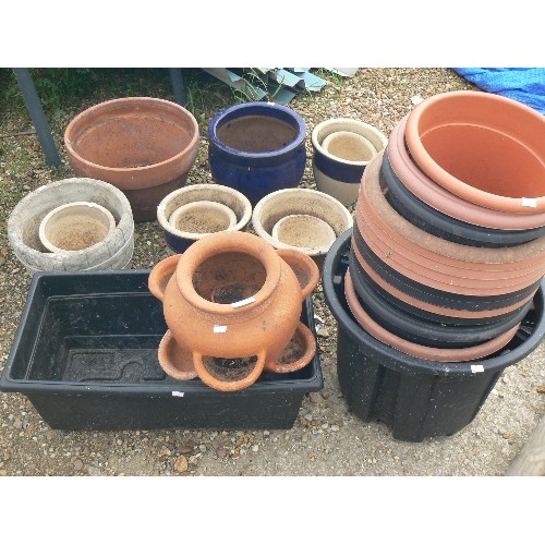 408 - MIXED SELECTION OF GARDEN POTS