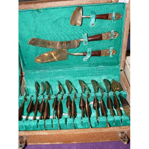 114 - A 'SIAM' CUTLERY SET IN WOODEN BOX