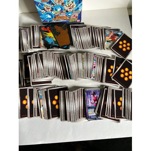 193 - BOX CONTAINING SEVERAL HUNDRED DRAGON BALL CARDS INCLUDING HALOS