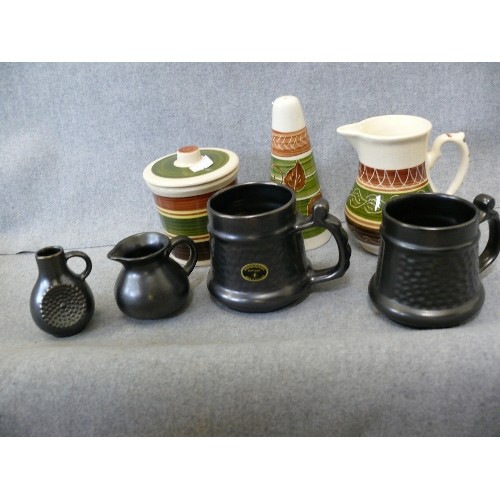 147 - WELSH STUDIO POTERY JUG, SHAKER AND LIDDED POT PLUS A SET OF PRINKNASH POTTERY MUGS AND JUGS