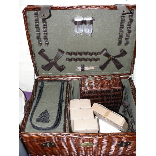 206 - A LOVELY WILLOW PICNIC BASKET WITH A 6 PERSON PICNIC SET TO INCLUDE 6 CERAMIC PLATES, 6 CERAMIC CUPS... 