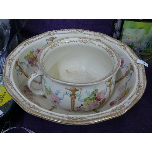 128 - A ROYAL DOULTON ART NOUVEAU CHAMBER POT PLUS A MATCHING LARGE WASH BOWL (WASH BOWL HAS A LARGE CRACK... 