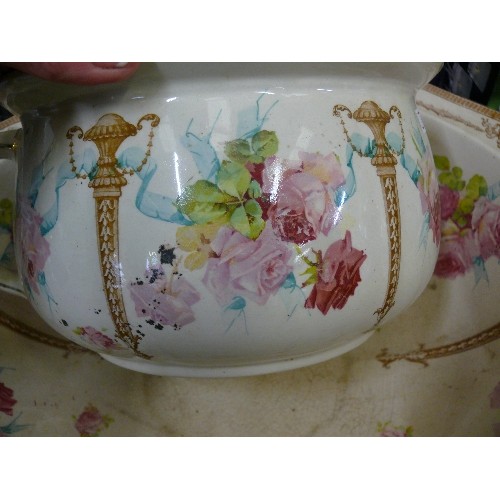 128 - A ROYAL DOULTON ART NOUVEAU CHAMBER POT PLUS A MATCHING LARGE WASH BOWL (WASH BOWL HAS A LARGE CRACK... 