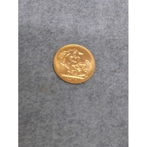 20 - A GOLDEN SOVEREIGN 22ct GOLD QEII 1978