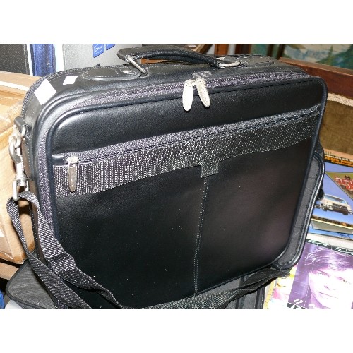 344 - TARGUS EXECUTIVE LEATHER LAPTOP AND DOCUMENTS TRAVEL CASE WITH SHOULDER STRAP, HARDLY USED