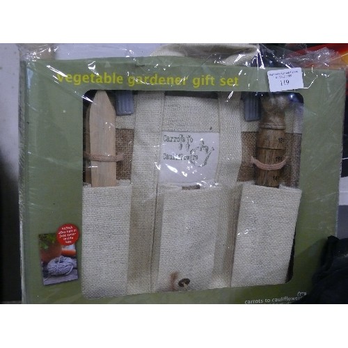 119 - A NEW VEGETABLE GARDENER GIFT SET