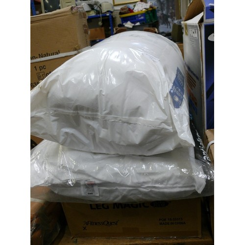 347 - A SUPER KING 13.5 TOGG DUVET BY NEXT PLUS A PAIR OF ANTI-ALLERGY HOLLOWFIBRE PILLOWS, BOTH BRAND NEW... 