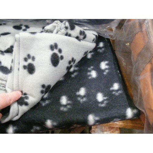 350 - A BLUE RING STYLE DOG BED BY SLEEPY PAWS, NEW IN PACKET PLUS TWO USED DOG BLANKETS AND A NEW MOISTER... 