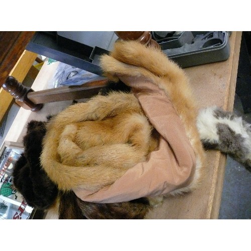 429 - 4 FUR STOLES AND 2 FUR HATS/MATCHING BLOND HAT AND STOLE, ITALIAN