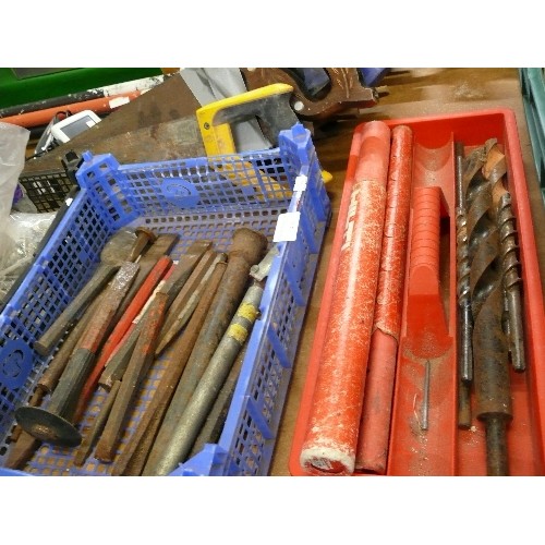 435 - HUGE JOB LOT TO INCLUDE - 6 WOOD SAW, BREEZE BLOCK SAW, 2 SAT NAVS, EXTENSION HANDLES PAINT ROLLING,... 