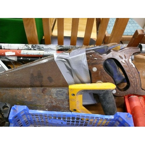 435 - HUGE JOB LOT TO INCLUDE - 6 WOOD SAW, BREEZE BLOCK SAW, 2 SAT NAVS, EXTENSION HANDLES PAINT ROLLING,... 